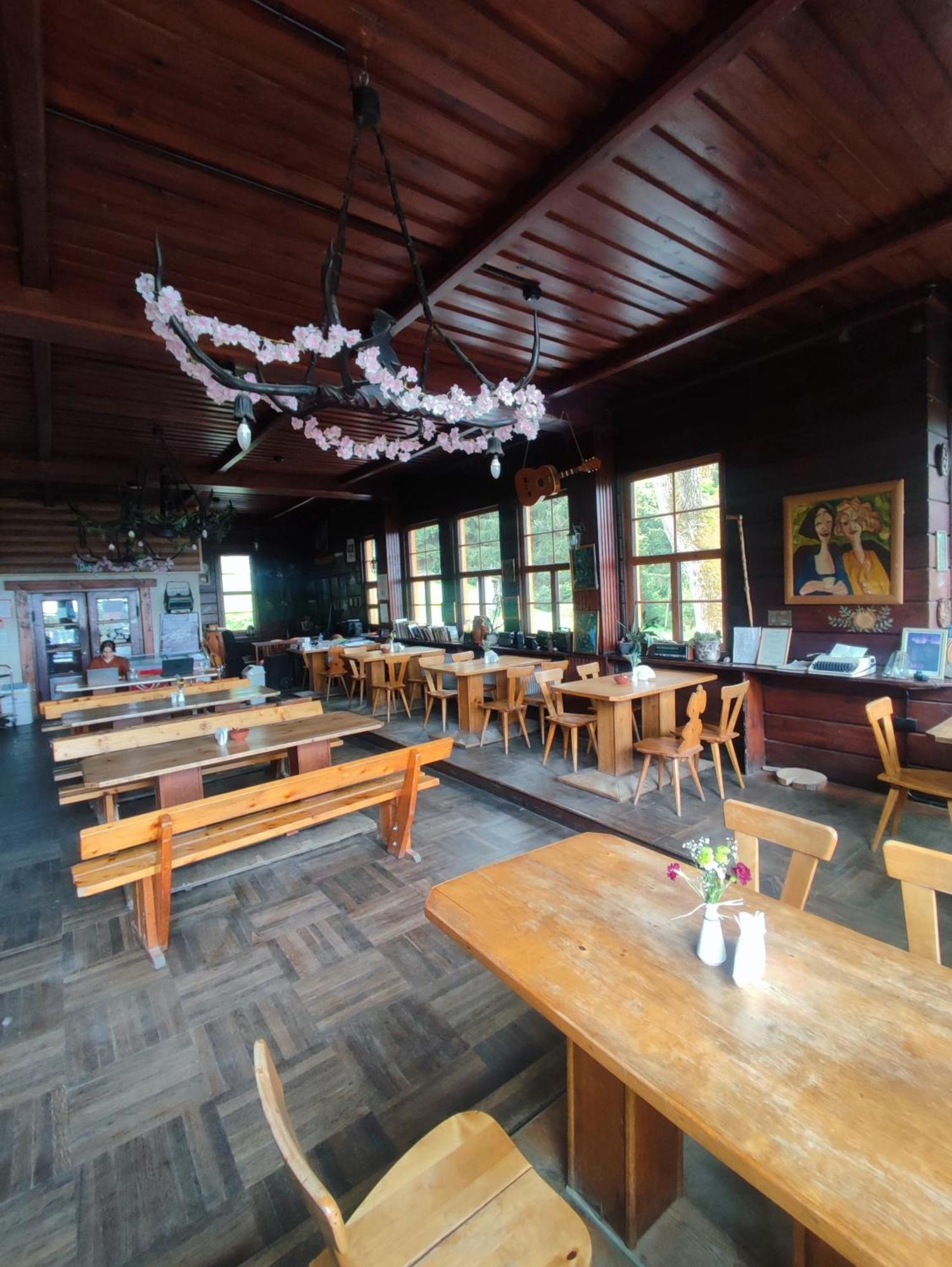 Schronisko Pttk Pod Muflonem Hostel Duszniki Zdroj Luaran gambar